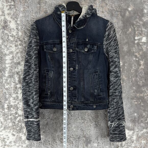 Free People Size S Cropped Denim Jacket Outdoor Hooded Blue Long Sleeve Button - Picture 2 of 8